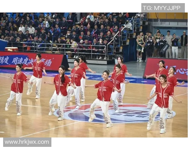 篮球明星粉丝热情高涨现场狂欢引发全城热议与关注